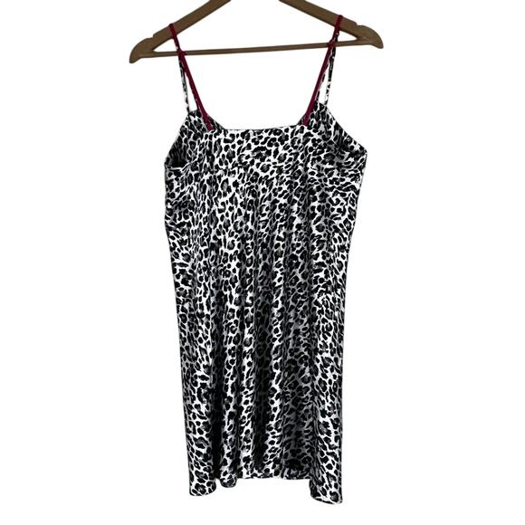 Victoria's Secret Babydoll Lingerie Slip Nightgown Womens M Leopard Satin Mini - Picture 4 of 5